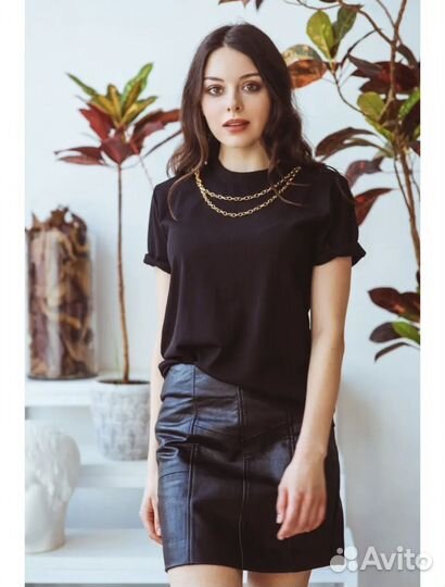Футболка с цепочкой