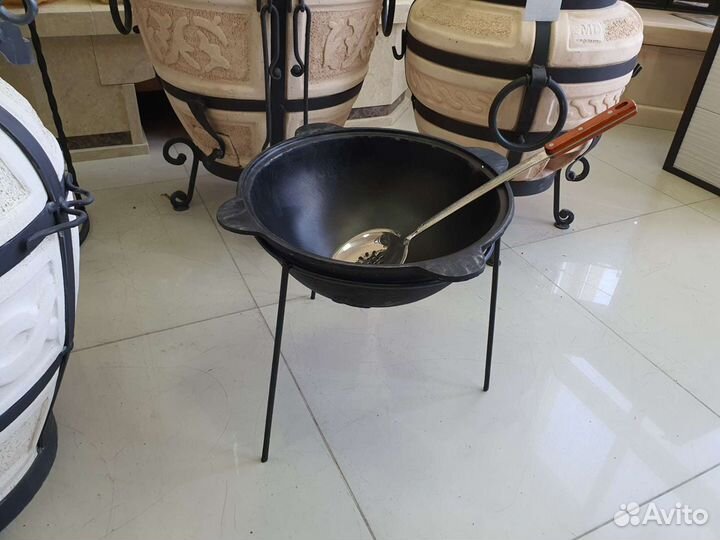 Казан чугунный 8 литров с треногой и шумовкой