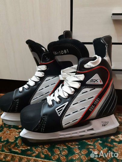 Коньки хоккейные новые