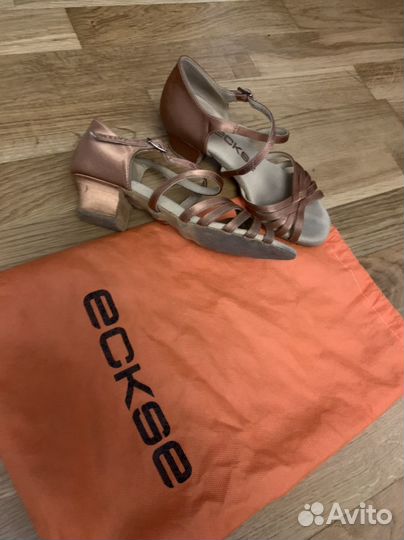 Сандалии для девочки