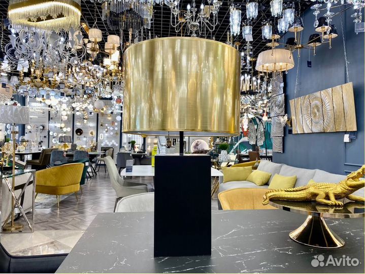 Дизайнерская настольная лампа