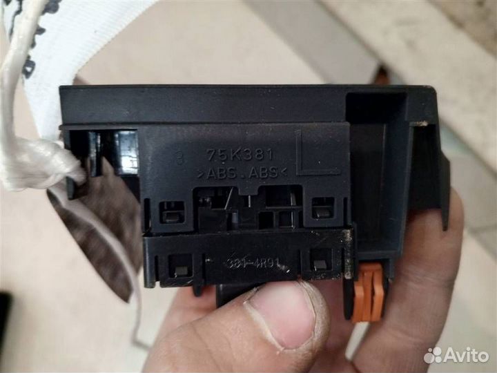 Блок кнопок Toyota Camry XV70 2017