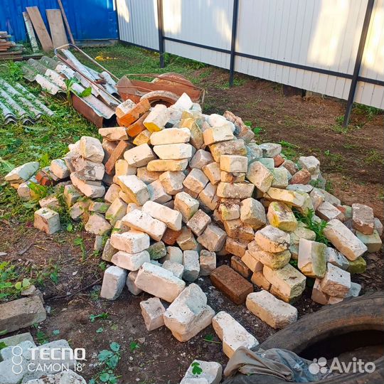 Кирпичные обломки