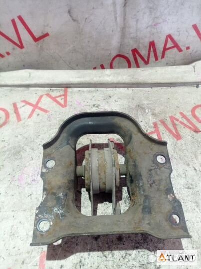 Подушка кпп mazda bongo