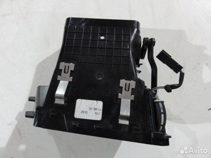 Дефлектор воздушный в торпедо правый Mercedes-Benz