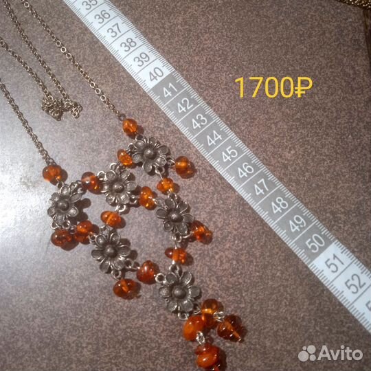 Колье из янтаря