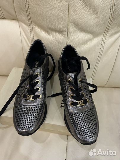 Кросовки женские