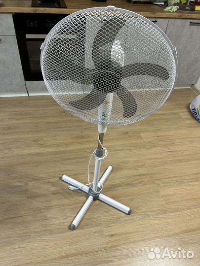 Вентилятор Hyundai H-SF16-F1602