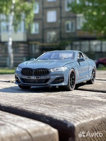 Машинка BMW M8 купе металл