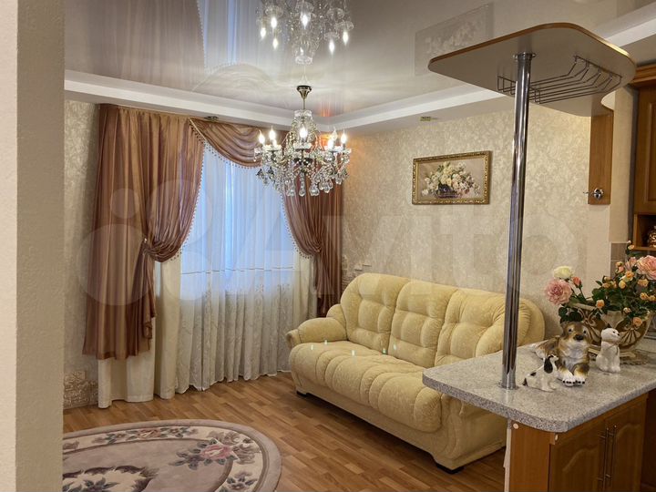 3-к. квартира, 138 м², 2/13 эт.