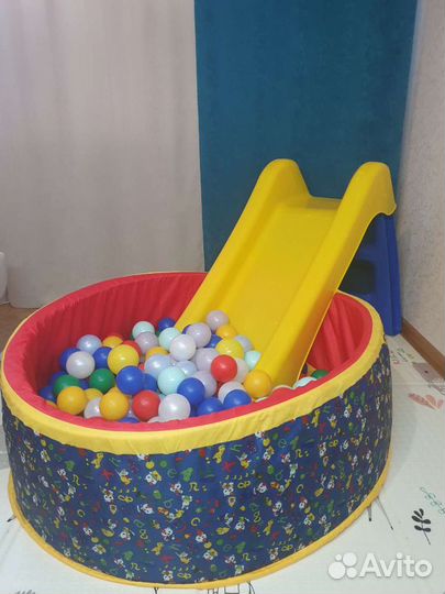 Сухой бассейн с шариками