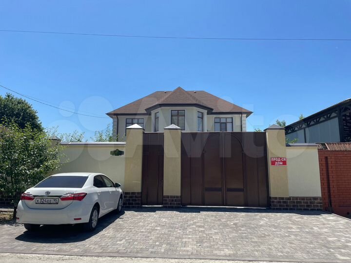 Дом 355 м² на участке 9 сот.