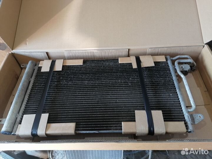 Радиатор кондиционера 6R0820411T