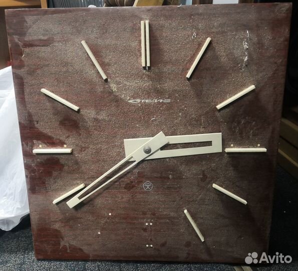 Часы вторичные