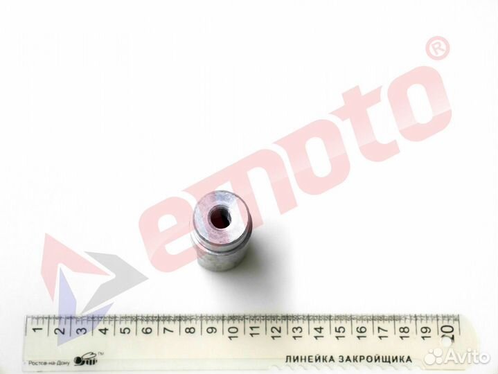 Втулка доп. катка 25/28х57мм M10; T125,T150