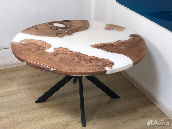 Круглый стол из эпоксидной смолы 1.2м