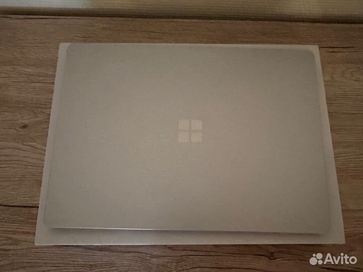 Microsoft surface laptop 4