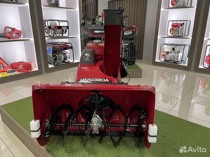 Снегоуборщик Honda HSS 1380 aetd