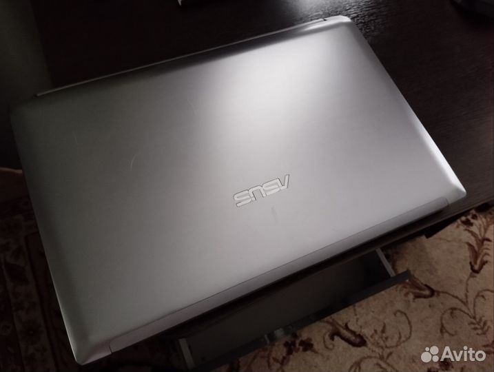 Ноутбук asus