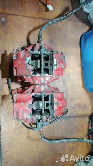 Комплект тормозных суппортов Brembo