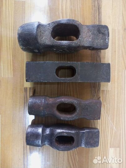 Молотки, ключи, зубило и другой инструмент