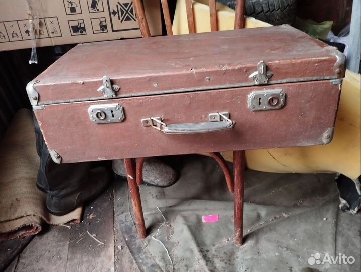 Чемодан старый