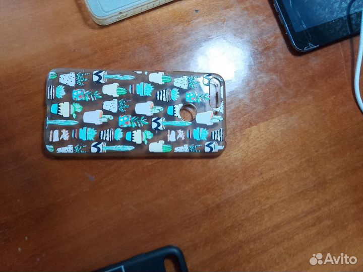 Чехлы на телефоны