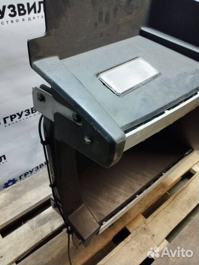 Подножка кабины правая Volvo FH4 82141521