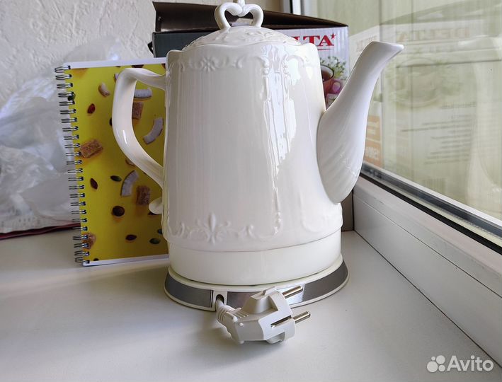 Чайник электрический delta DL-1236 белый