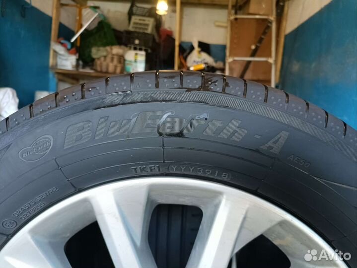 Yokohama BluEarth AE50 215/60 R16 99V
