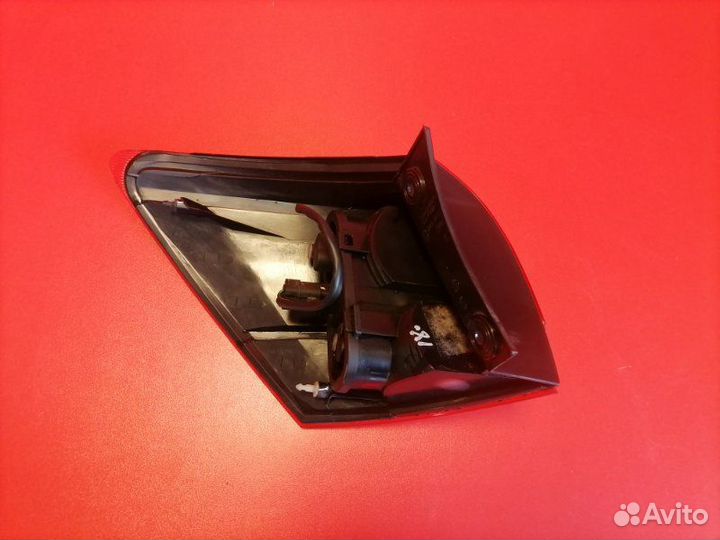 Фонарь задний правый Nissan Qashqai J10 MR20DE