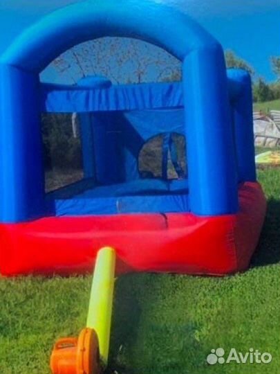 Батут надувной