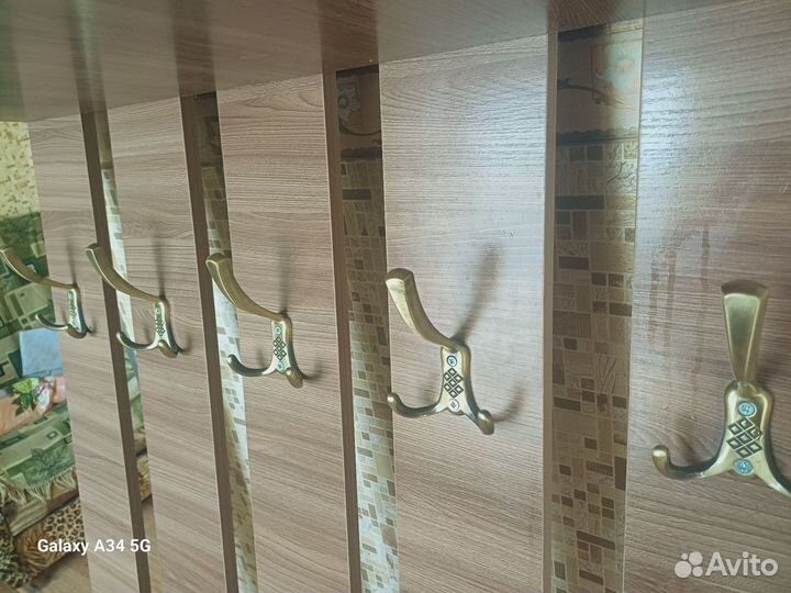 Вешалка новая