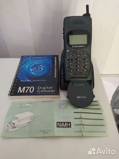 Телефон Motorola M70
