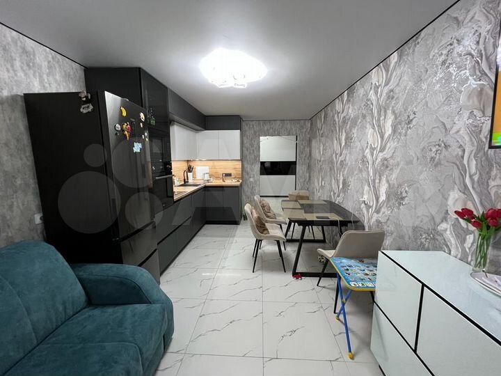 2-к. квартира, 65 м², 3/18 эт.