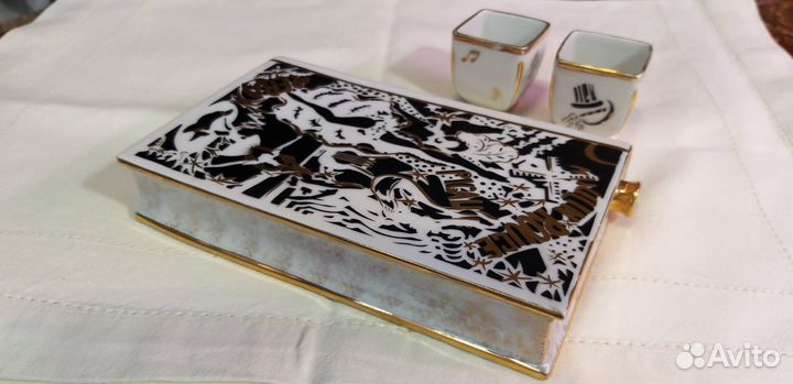 Фляжка (штоф) фарфоровая. Лимож