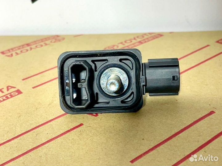 Датчик передний правый Lexus Es 7 2019