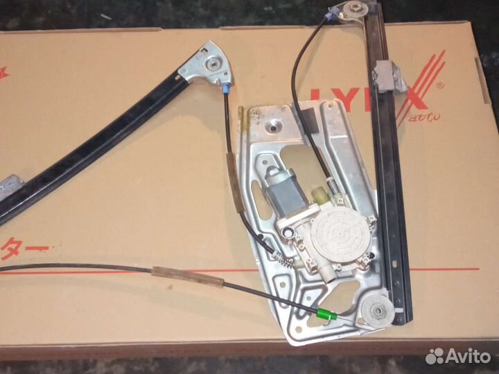 Стеклоподъемник передний левый. Бмв e39