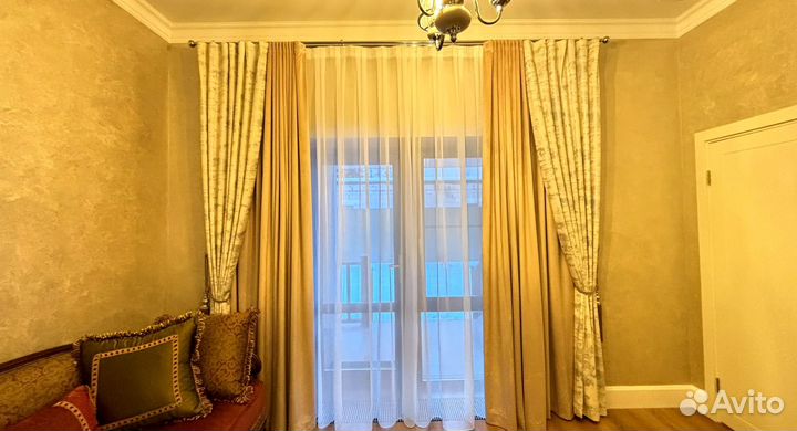 Шторы в загородном доме деревянном