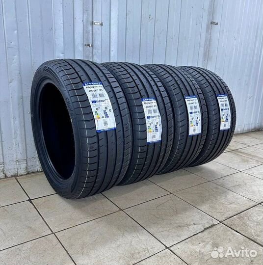 Triangle EffeXSport TH202 255/40 R18