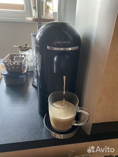 Кофемашина Nespresso vertuo plus