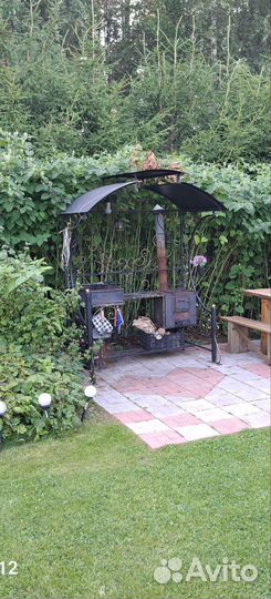 Кованый мангал с крышей