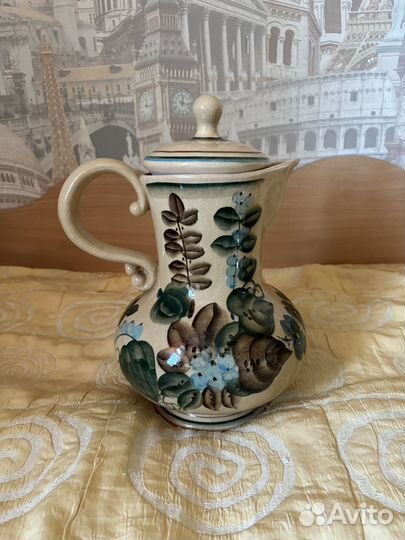 Глиняный кувшин большой