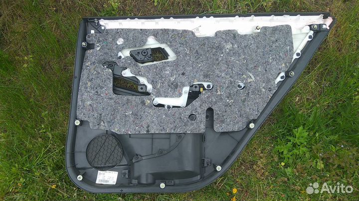 Обшивка двери передняя левая Toyota Premio NZT 260