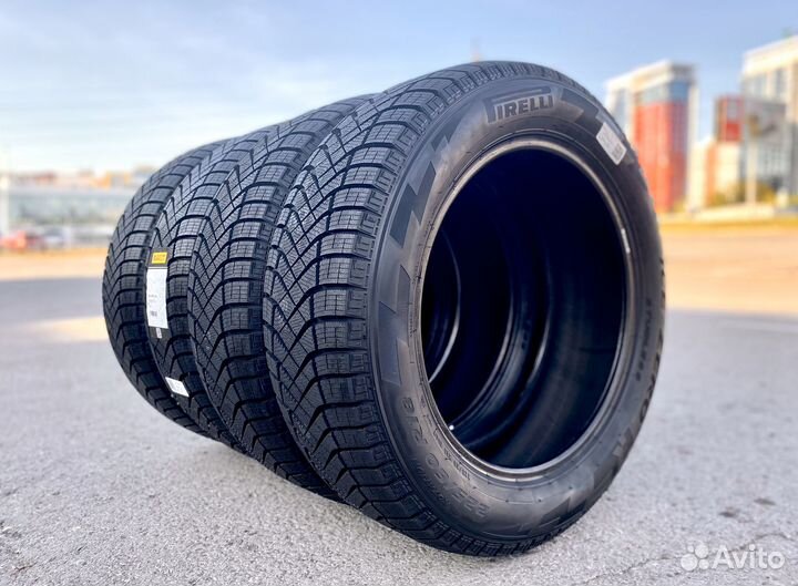 Pirelli Ice Zero FR 255/45 R20 105H