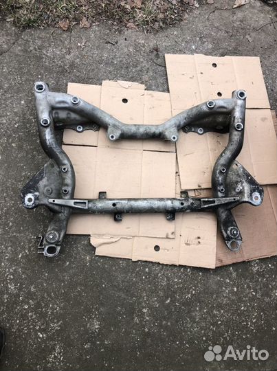 Балка подрамник передний Mercedes benz w204