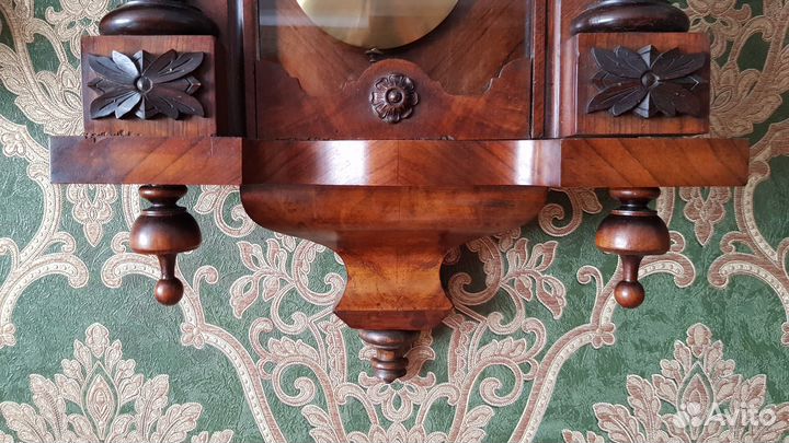 Жильные настенные часы с боем