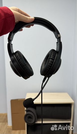 Проводные наушники с микрофоном