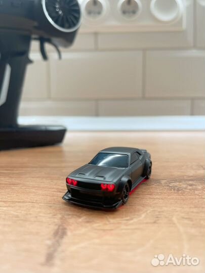 Гоночная rc модель dodge challenger 1:76