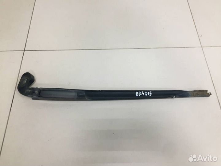 Поводок стеклоочистителя передний правый Seat Leon